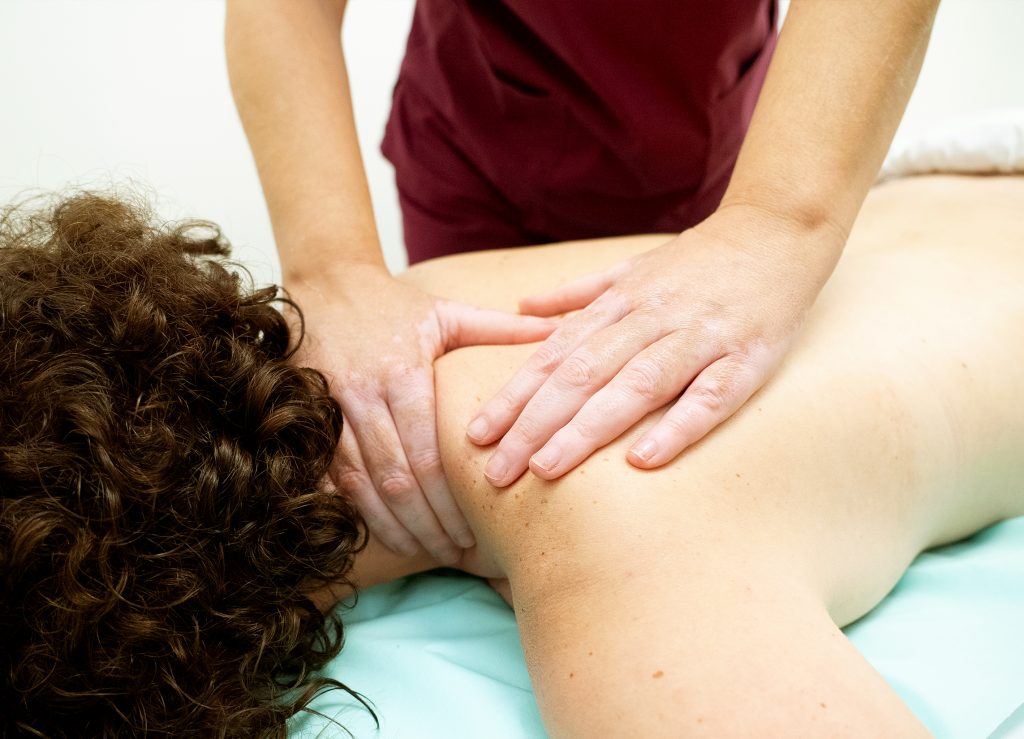 Corte de cabello y estilismo profesional.